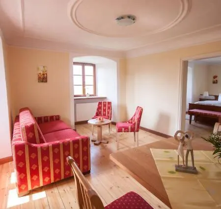 Hébergement de vacances Ritterburg Hohenhardt - Ganze Burg Exklusiv Wiesloch